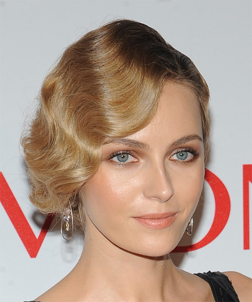 Valentina Zelyaeva Long Wavy   Dark Blonde  Updo Hairstyle - side on view