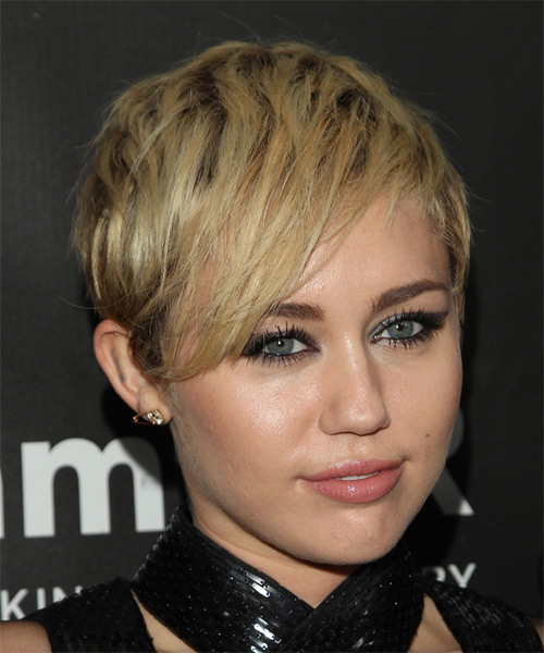 Miley Cyrus Short And Simple Casual Hairstyle - side on view