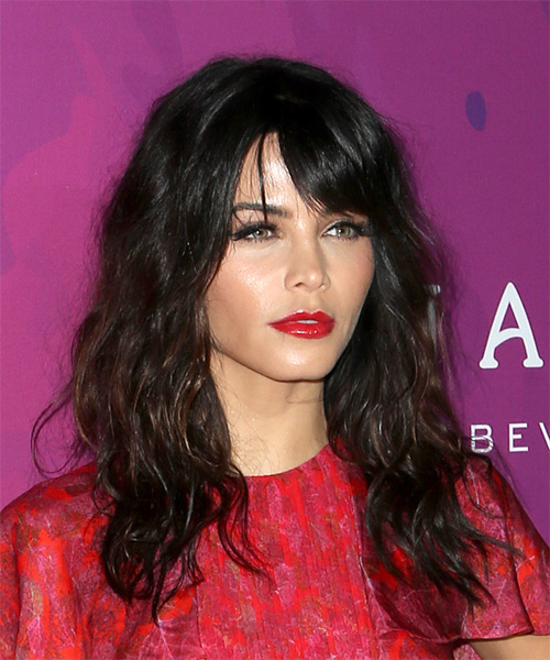 Jenna Dewan Long Wavy   Black    with Layered Bangs - side on view