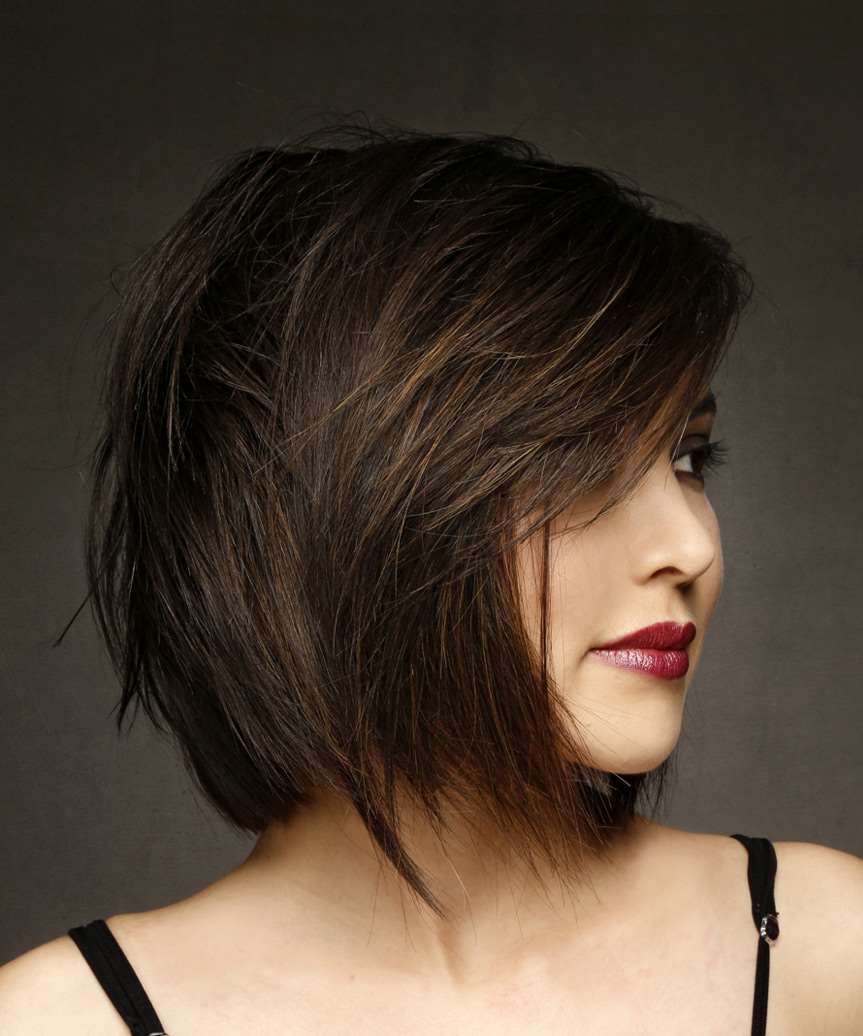 Short straight outlet layered bob