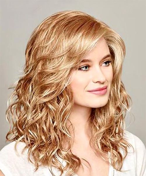 Long Wavy     Hairstyle - view from the side