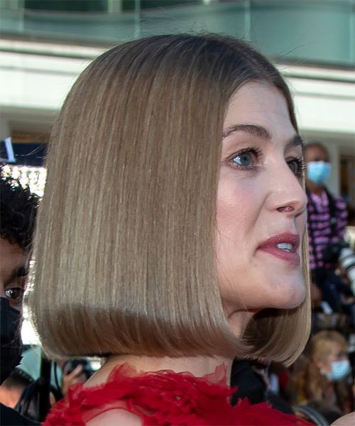 Rosamund Pike Hairstyles, Hair Cuts and Colors