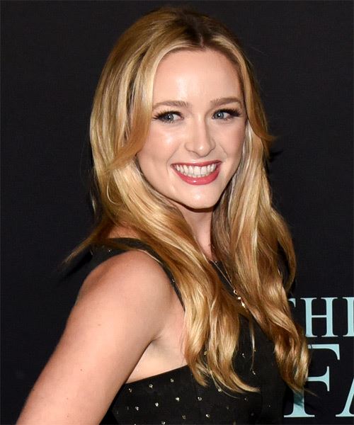 Greer Grammer Blonde Casual Hairstyle - side on view