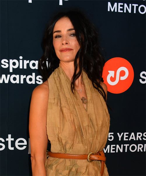 Abigail Spencer Funky Hairstyle With tight Curls - side on view