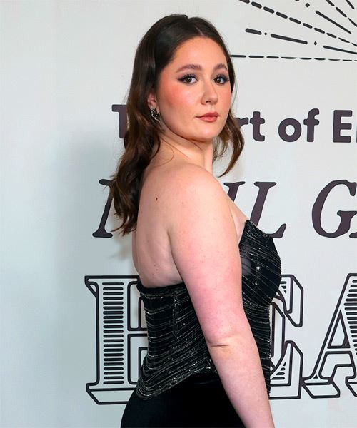 Emma Kenney Hairstyle With Soft Waves - side on view