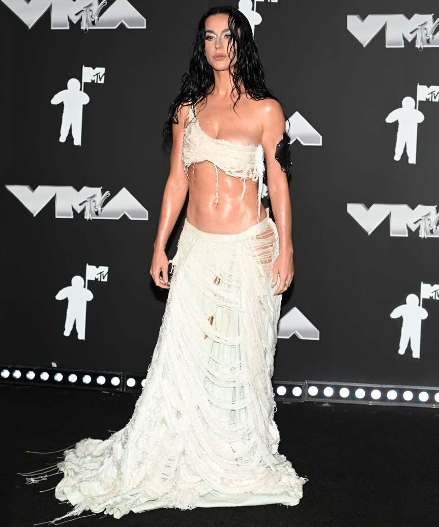 Katy Perry Black Mermaid Waves - view from the side