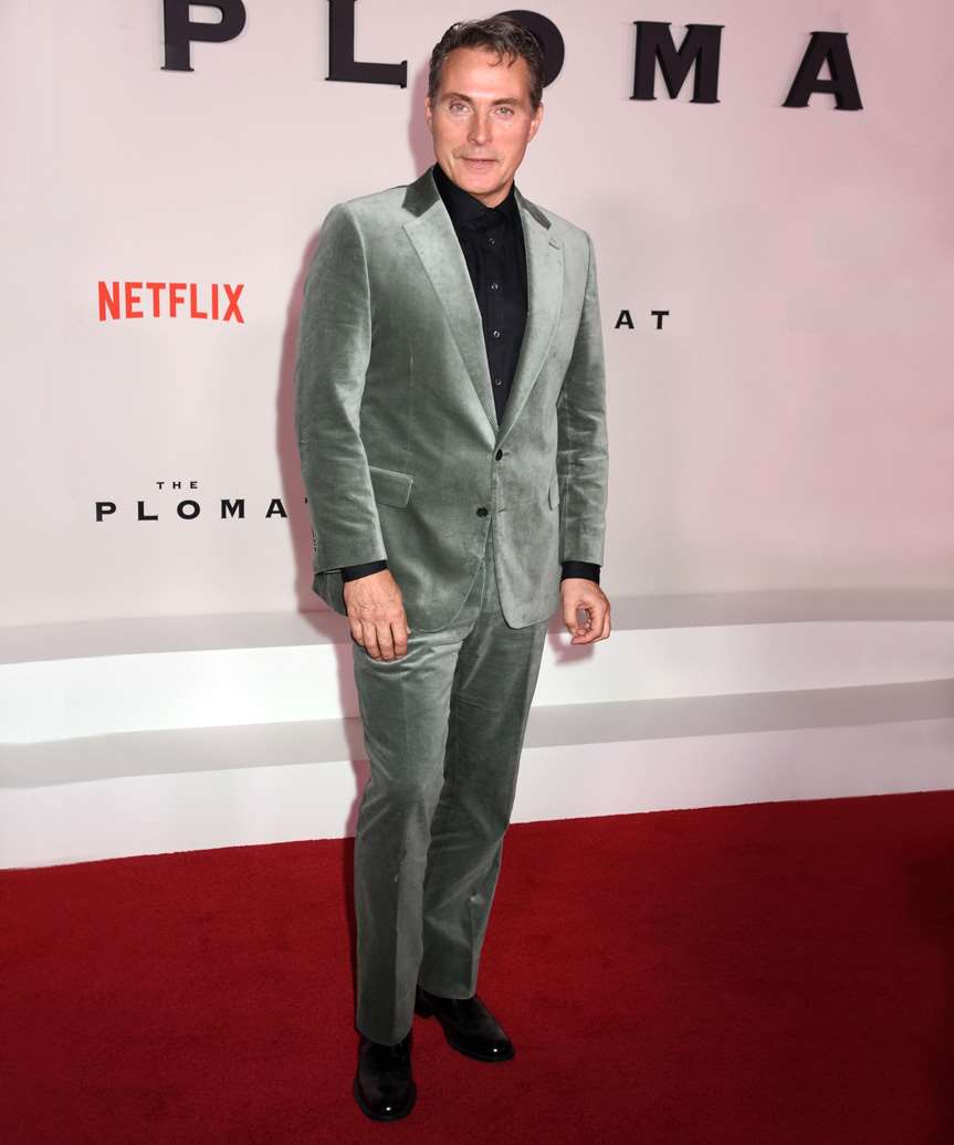 Rufus Sewell Short Wavy Hairstyle - view from the side