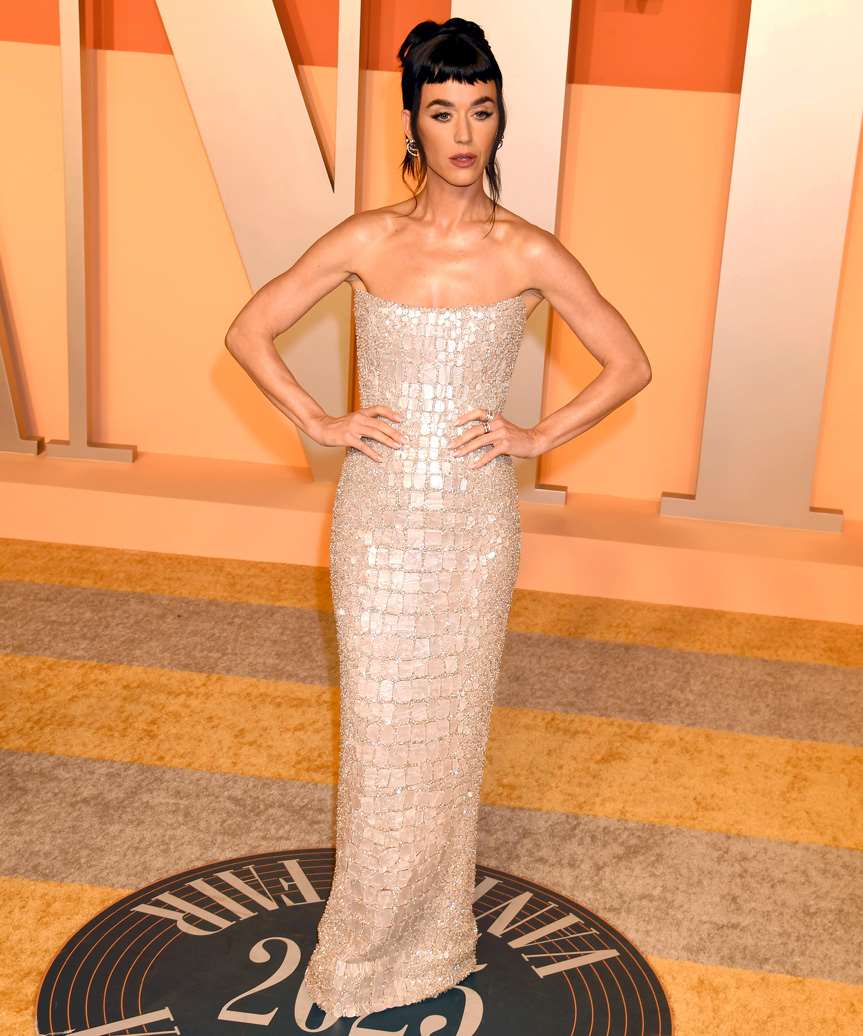 Katy Perry Jellyfish Hairstyle - view from the side