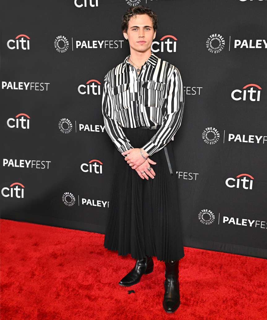 Tanner Buchanan Hairstyle With Waves - view from the side