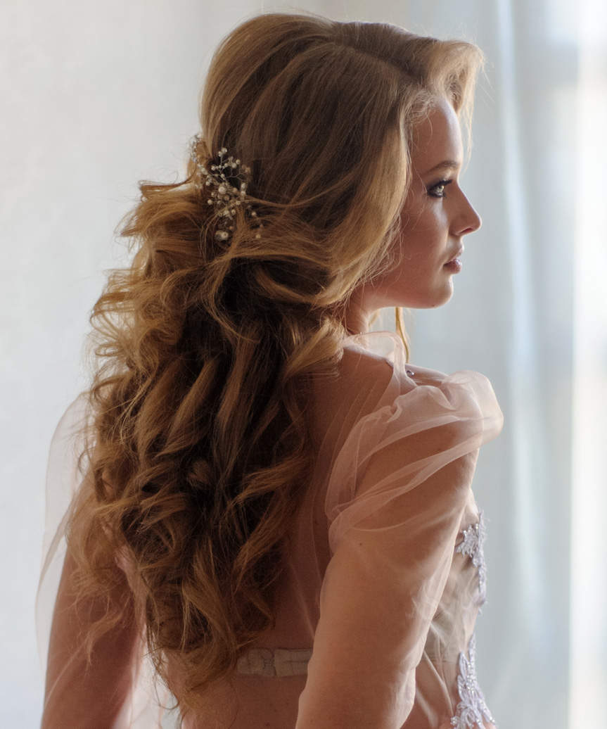 Glamorous Long Hairstyle With Curls - view from the side