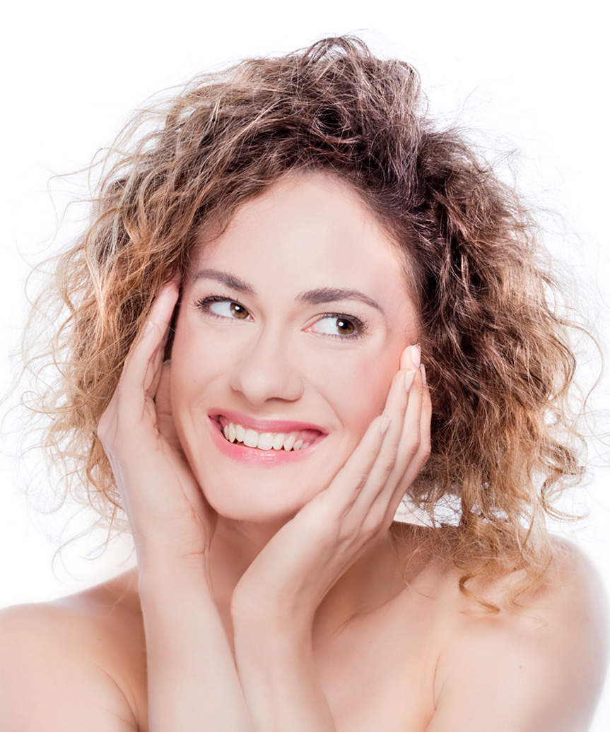Short Hairstyle With Voluminous Curls - view from the side