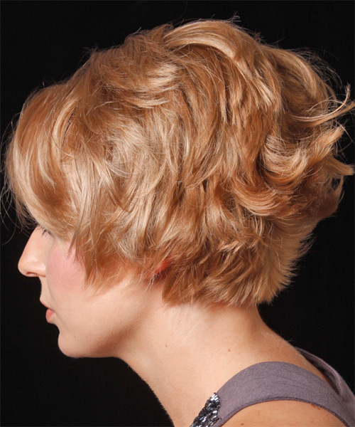  Strawberry Blonde Hairstyle With Layered Bangs And Waves - side on view