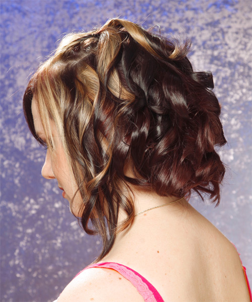  Brown Hairstyle With Curls And Blonde Highlights - side on view