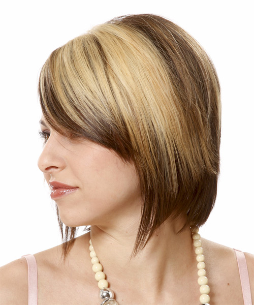  Sleek Chin-Length Hairstyle With Two-Toned Hair Color - side on view