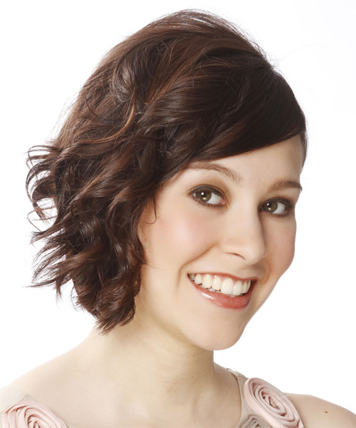 Short One-Sided Wavy Hairdo - view from the side