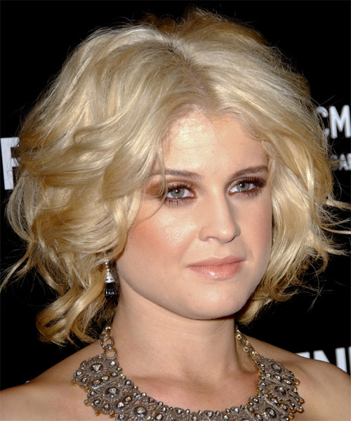 Kelly Osbourne Short Wavy   Black Golden    Hairstyle   with Light Blonde Highlights - side on view