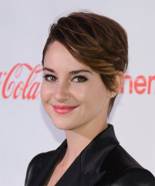 Shailene Woodley Short Straight    Brunette   Hairstyle   with Light Brunette Highlights - side on view