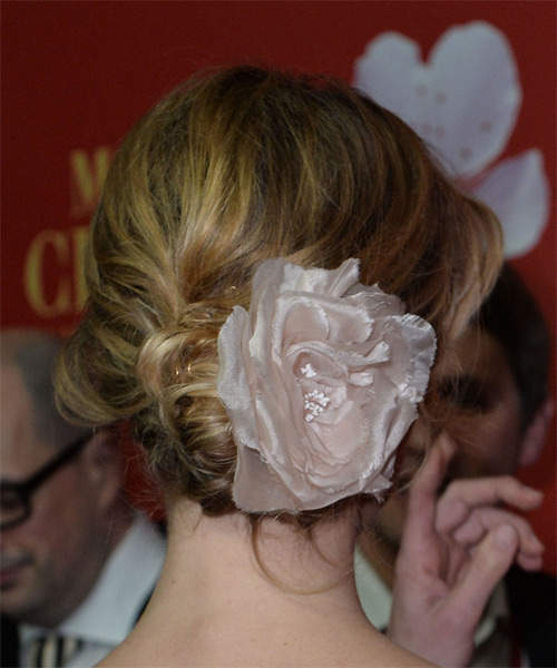 Eva Herzigova Long Wavy   Dark Blonde Updo Hairstyle - side view