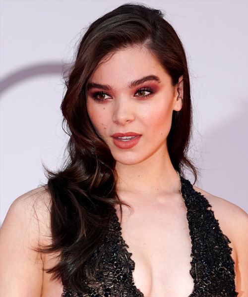 Hailee Steinfeld Long Wavy   Black    Hairstyle with Side Swept Bangs  - Side View