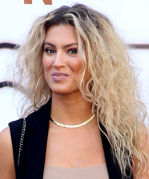 Tori Kelly Long Curly   Light Blonde   Hairstyle   - Side View