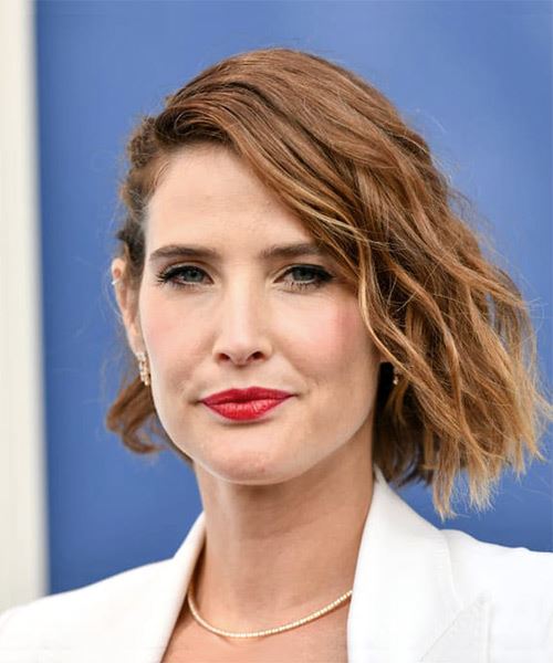 Cobie Smulders Short Wavy Layered   Brunette and  Blonde Two-Tone Bob  with Side Swept Bangs - side view
