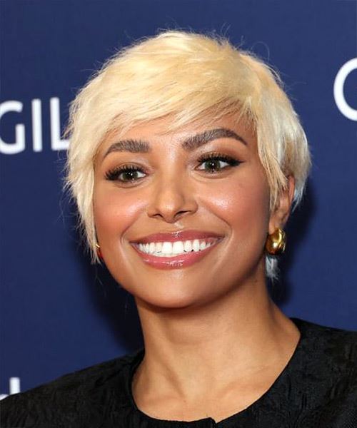 Broom personificering bruger Kat Graham Layered White Pixie Haircut