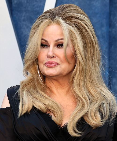 Jennifer Coolidge Undone Blowout With Curtain Bangs And Highlights - side view
