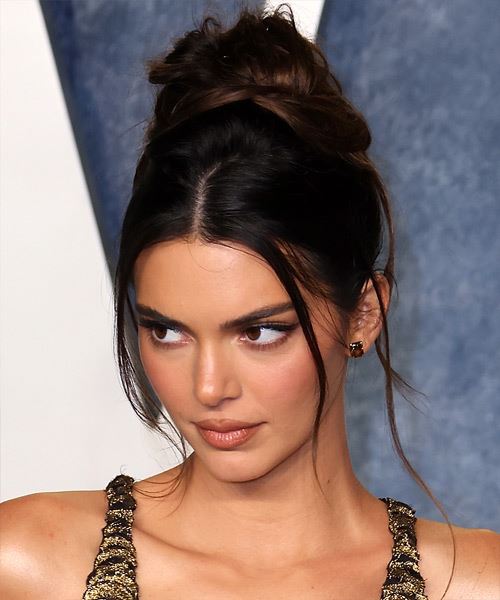 Kendall Jenner has a new hairstyle with bangs