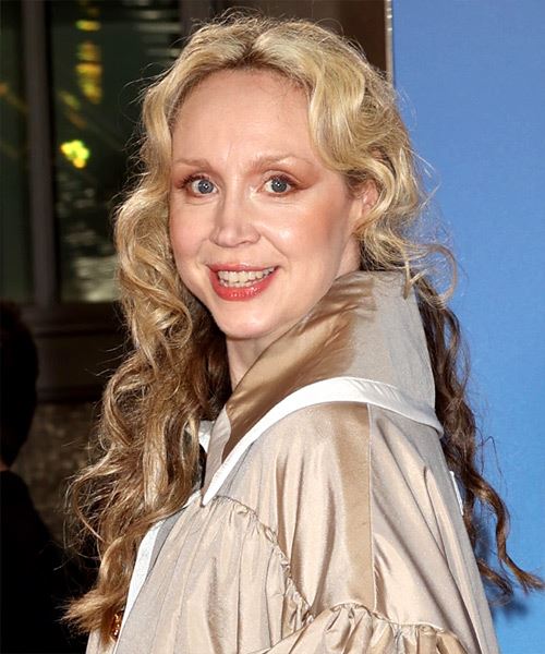 Gwendoline Christie Blonde Hairstyle With Curls - side view