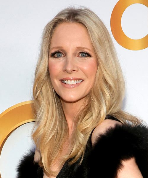 Lauralee Bell Long Blonde Hairstyle With Curled Ends - side view