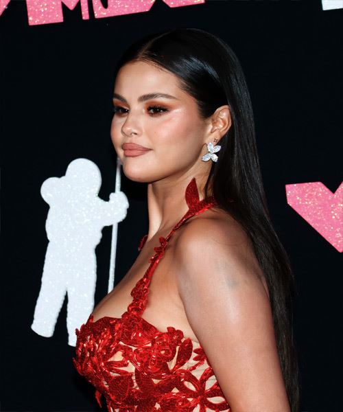 Selena Gomez Chic And Stylish Long Sleek Hairstyle - side view