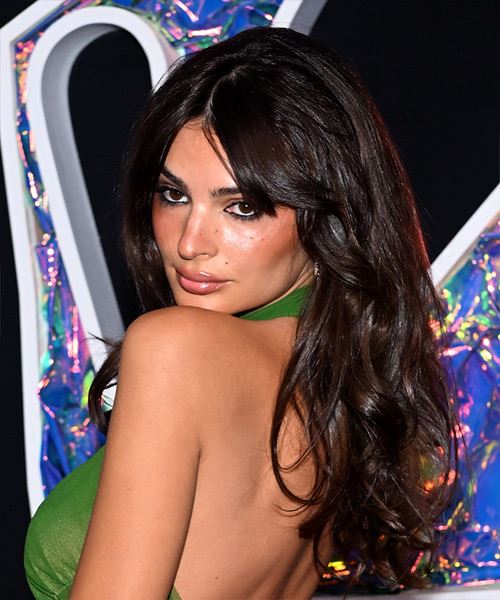 Emily Ratajkowski Long Hairstyle With Curtain Bangs And Curled Ends - side view