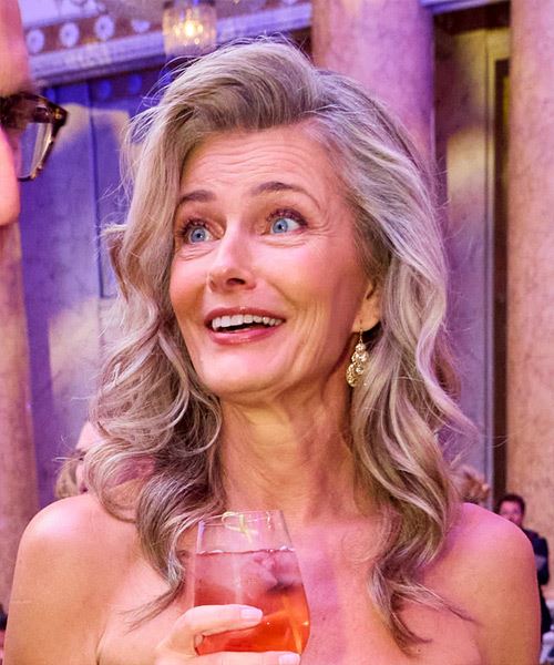 Paulina Porizkova Long Hairstyle With Grey Curls - side view