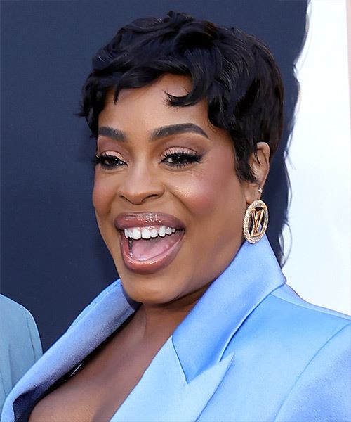Niecy Nash Pixie Haircut With Waves - side view