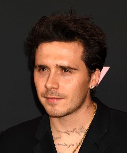 Brooklyn Beckham Short Easy-Going Hairstyle - side view