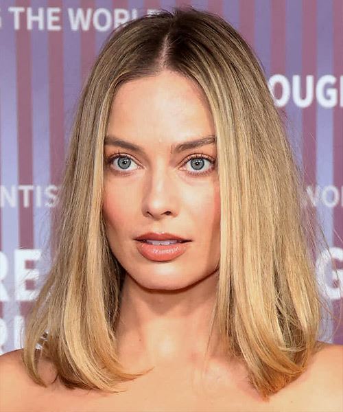 Margot Robbie Medium-Length Hairstyle With Middle Part - side view