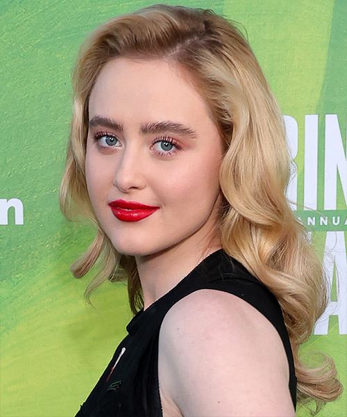 Kathryn Newton Long Hairstyle With Subtle Curls - side view