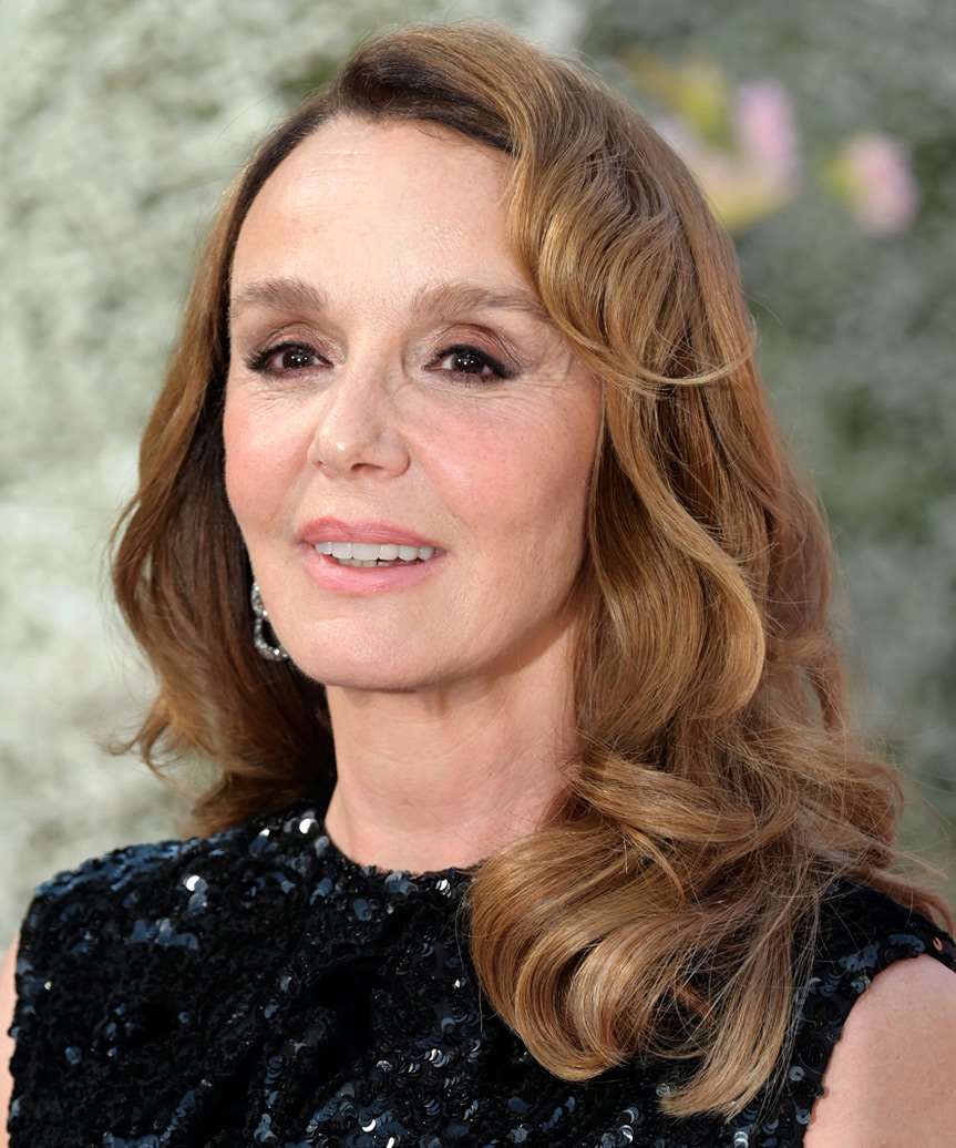 Philippine Leroy-Beaulieu Long Hairstyle With Bold Curls - side view