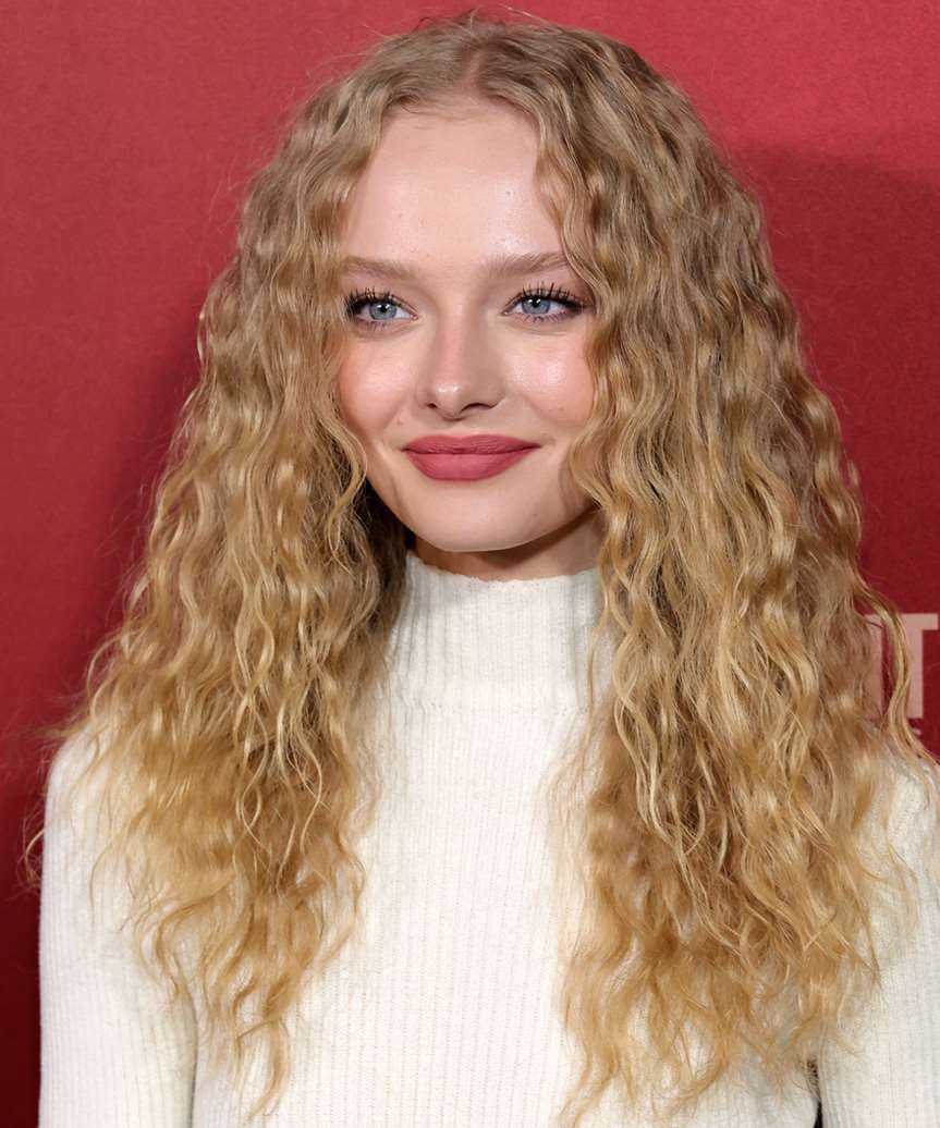 Amiah Miller Mermaid Hairstyle - side view