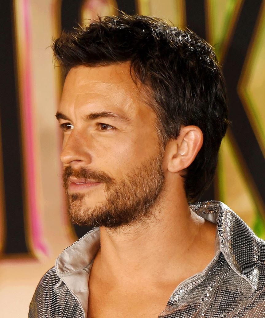 Jonathan Bailey Short Hairstyle - side view