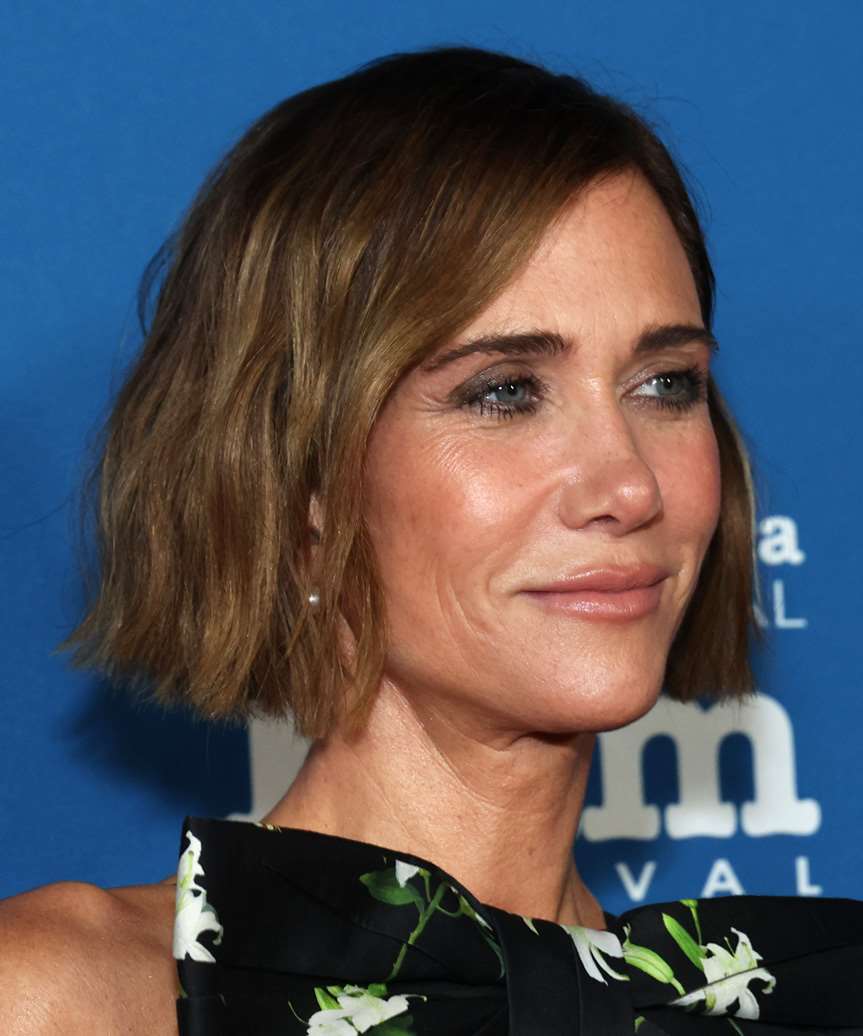 Kristen Wiig Short Chin-Length Blunt-Cut Bob - side view