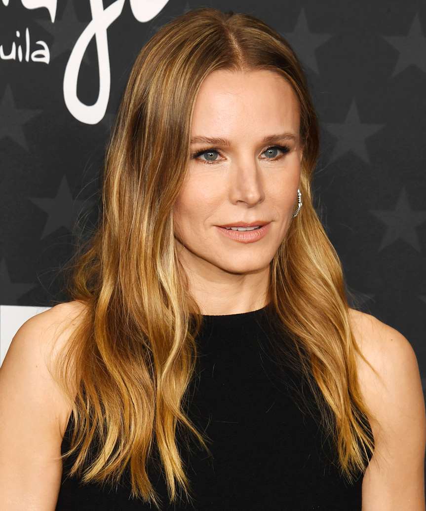 Kristen Bell Casual Hairstyle With Waves - side view