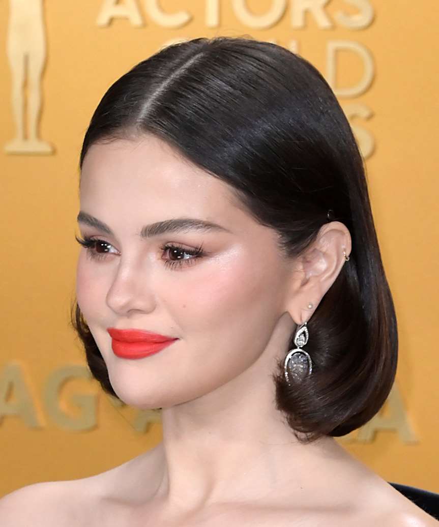 Selena Gomez Bob Haircut With Curled Ends - side view