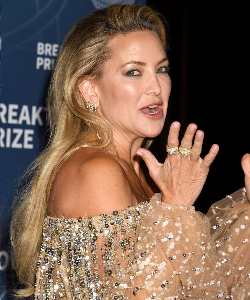 Kate Hudson Long Easy-Going Hairstyle - side view
