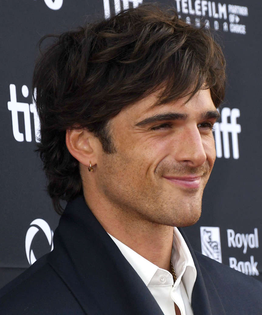 Jacob Elordi Short Hairstyle With Waves - side view