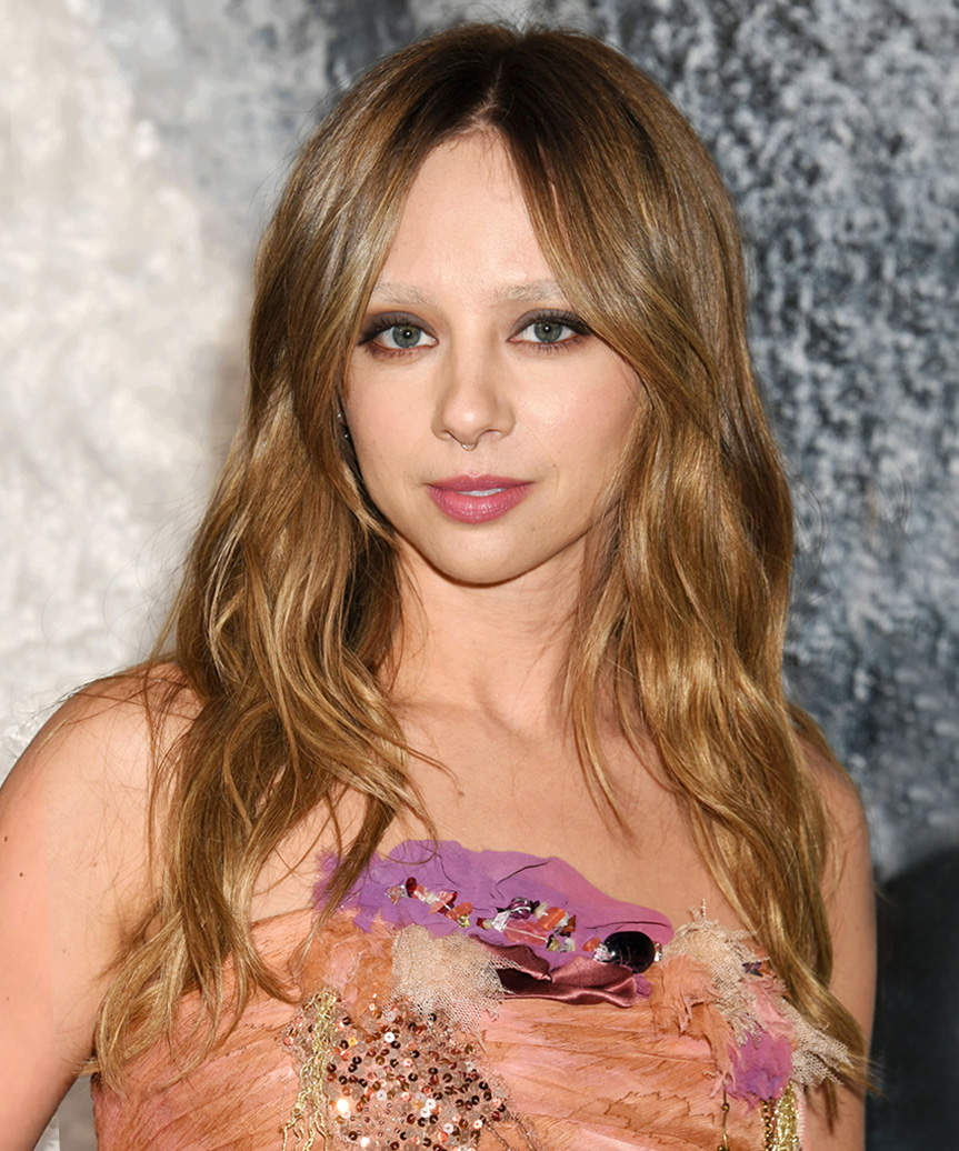 Anna Lore Hairstyle - side view