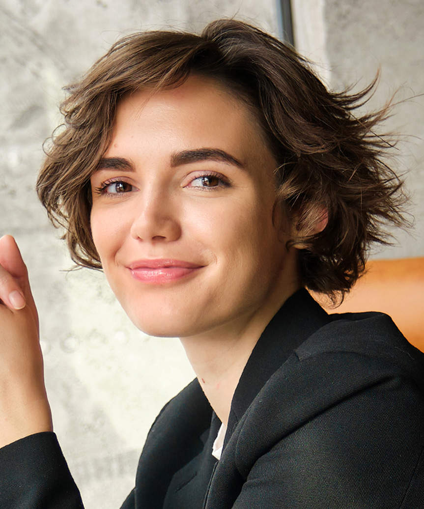 Short Voluminous Bob Haircut With Waves - side view