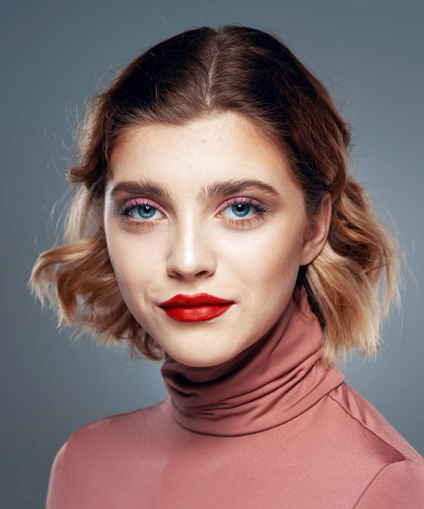 Short Hairstyle With Mid-To-End Waves  - side view