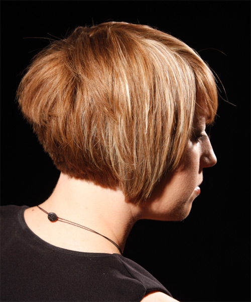  Choppy Hairstyle With Light And Medium Blonde Two-Tone Hair Color - side view