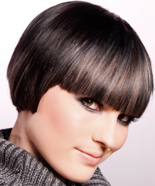  Sleek Blunt-Cut Hairstyle With Clean And Professional Finish - side view